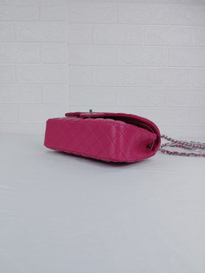 CHL CLASSIC MEDIUM LAMBSKIN FLAP PINK AND SILVER 25CM
