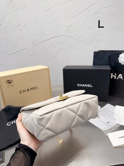 CHL 19 FLAP BAG WHITE 32CM