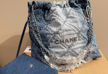 CHL 22 41CM HANDBAG WASHED DENIM
