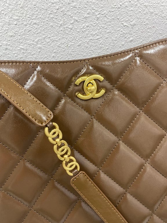 CHL 22s PEARL CRUSH HOBO BAG LAMBSKIN 28CM KHAKI