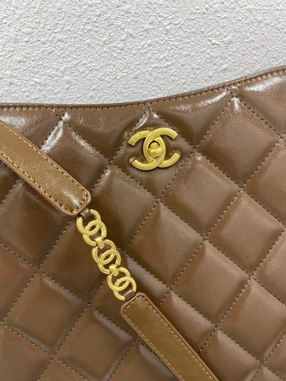 CHL 22s PEARL CRUSH HOBO BAG LAMBSKIN 28CM KHAKI