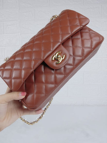 CHL CLASSIC MEDIUM LAMBSKIN FLAP BROWN AND GOLD 25CM