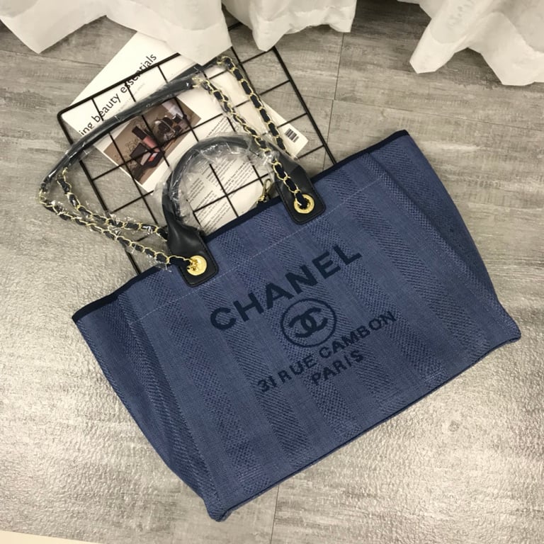 CHL 38CM CANVAS LARGE NAVY BLUE DEAUVILLE TOTE BAG