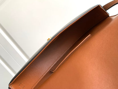 CE BAG BESACE CUIR TRIOMPHE IN TRIOMPHE CANVAS AND CALFSKIN TAN